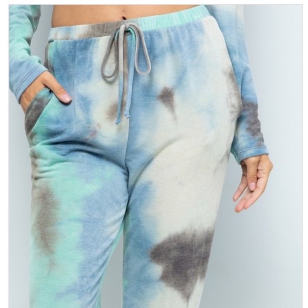 SET🌪🦋BLUE CHARCOAL FRENCH TERRY TIE DYE SET - Picture 5 of 8